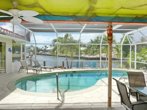 Beautiful Water View, 9-min Bike to Beach, 7min Walk to Fun Park, Backyard Beach - Image 4