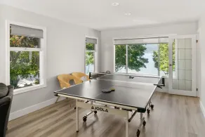 Okanagan Lake Private Beachfront Retreat – 4-Bedroom Spacious Home Sleeps 8 - Image 3
