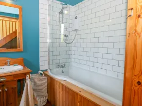 STABELLEN, husdjursvänlig, med öppen eld i Roos, Ref 984481 - Image 2