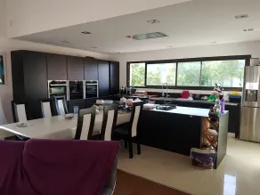 I fredelige grønne omgivelser<br> syr dig selv i denne prestigefyldte villa - Image 3