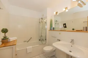 Trafalgar App. 151-55m² vacation apartment in Döse, close to the beach, swimming pool and sauna - Image 4