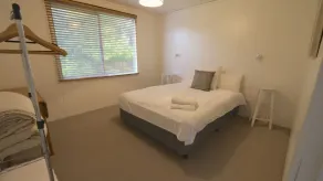 Stylish spacious vintage house, wood fire, 40m to beach inside a National Park - Image 3
