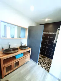 House with panoramic view - Image 3