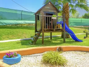 Cubo's Villa Family - Image 2