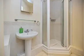 Beige & Timber Flat Edgware - Image 4