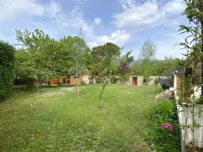 Beautiful single storey villa with air conditioning and land of over 1000m² - Image 4