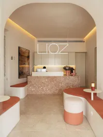 LIOZ Hotel & Apartments - Image 2