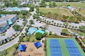 Tropical Oasis with Modern Kitchen & Private Backyard- 15 Min to Beach/Downtown - Image 3