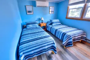 Newly Renovated, Rustic Decor Surf City Apartment. - Image 4