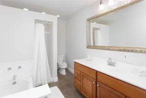 5 Minutes to Downtown Cincinnati in Beautiful Mainstrasse Village!! - Image 4