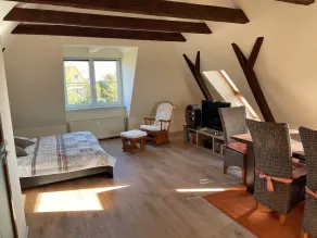 Modern top floor apartment 5 min to Markkleeberger See - Image 3