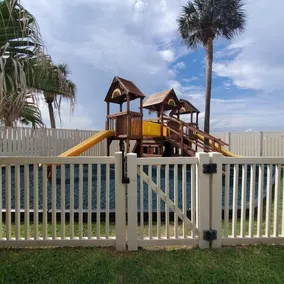 Hectic Holidays?-unwind at our beachfront retreat! - Image 3