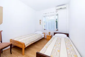 Two bedroom apartment near beach Preko, Ugljan (A-14917-a) - Image 4