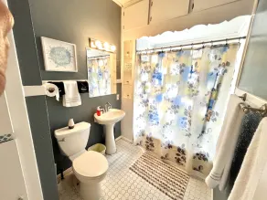 Coziness in the heart of Grand Rapids - Image 5
