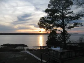 Mysig stuga Getaway med vackra solnedgångar på York River, några minuter från Yorktown - Image 5