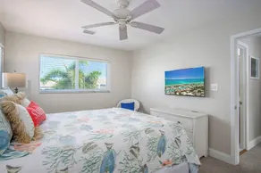 3 soveværelser 2. 5 badeværelser, Åben grundplan 75 fods dockage Master suite i stueetagen - Image 4
