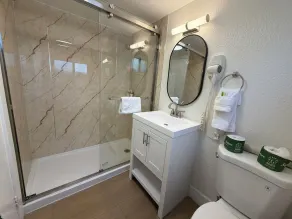 Single Queen Cottage - Image 2