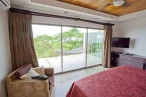 Award-Winning Luxury Ocean View Condo 275 Yds from the Beach - Image 2