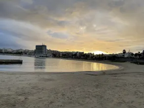 Sunrise Apt near beach SmartTV & Netflix - Image 5