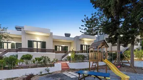 Espléndido apartamento ideal para familias con piscina, barbacoa y jardín - Image 2