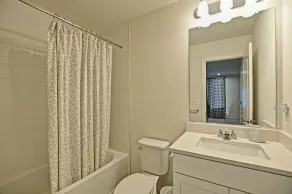 Beautiful 4 bed townhouse in Bishop's Landing Community! Pool, Basketball and Pickleball Courts, Playground, Shuttle, Wifi, Fitness Center! - Image 5