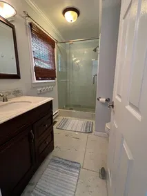 CANAL FRONT - GREAT VIEWS - 5 BDRM, 3&1/2 BATHS, 2 KINGS, GOLF, RELAX... - Image 4