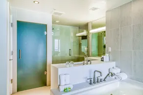 18th Floor, Snowbird-Friendly Condo with Shared Pool, Ocean View, and Fast WiFi - Image 2