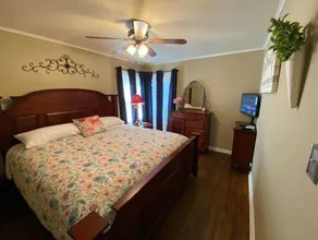 Charming Bungalow-safe area-8 minutes from S Tulsa - Image 5