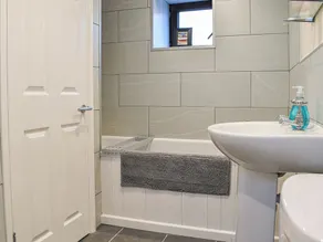 2 bedroom accommodation in South Molton - Image 3
