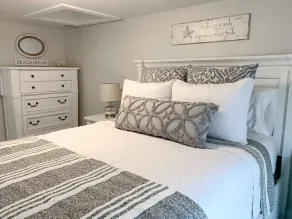 Cozy Summer Cottage Minutes from Narragansett Beaches - Image 4