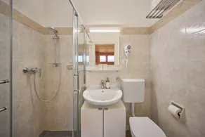 Soleado apartamento en una ubicación ideal para el lago Kaltern, pueblo histórico, vides - Image 2