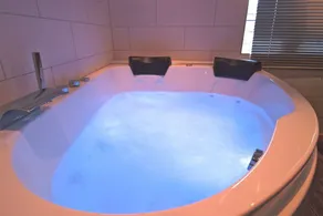 Moderno de 5 estrelas de luxo em um cenário histórico - Image 4