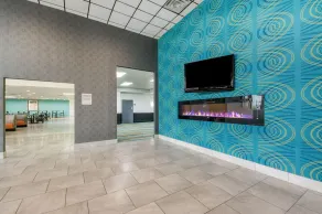 Days Inn by Wyndham Oklahoma City Bricktown - Image 2