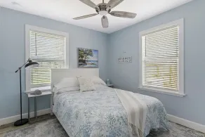 211 Turtle | King Bed | Beach Gear | 1 Block to Beach & Downtown | Dog Friendly - Image 5