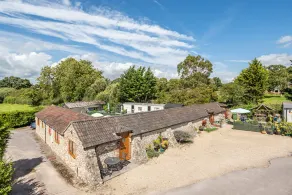 Double Ensuite at The Golden Fleece - Image 4