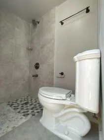 Fully renovated and 5 min away from Miami Airport - Image 3