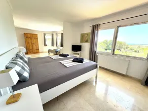 Spacious, quiet house with a view of the sea - Image 5