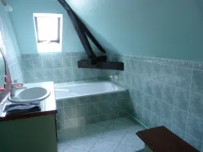 Sommerhus med stor kapacitet med privat, overdækket og opvarmet swimmingpool - Image 3