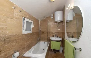 Impresionante casa en Prigradica - Image 4