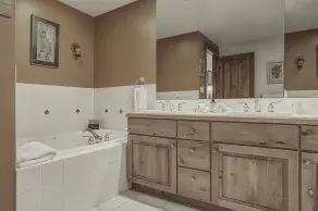 2br- Arrowhead Village- Great Location And Gorgeous  2 Bedroom Condo by RedAwning - Image 4