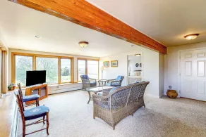 7BR Modern Farmhouse on Sustainable Working Farm - Image 5