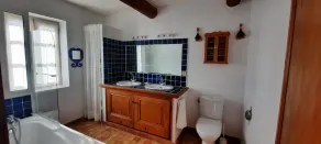 casa de piedra, con calefacción. 5 minutos a pie desde el pueblo de Gordes - Image 3