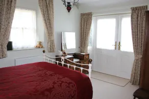 Das ruhige 270 Jahre alte Steinhaus wurde auf hohem Standard renoviert und befindet sich auf einem 3 Hektar großen Grundstück - Image 3