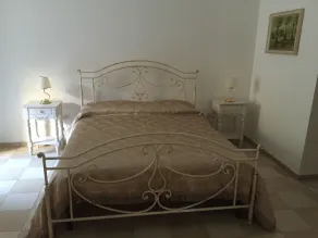 Wohnung in einer alten Villa, nur wenige Schritte vom Meer entfernt - Image 3
