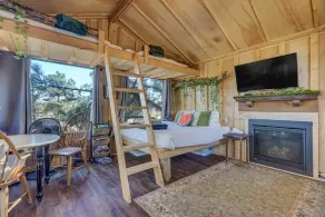 Treehouse Mountain Views Unique Ranch Experience - Image 4