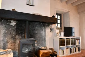 Ground level two-bedroom gîte with gated yard. Ideal for young families. - Image 2
