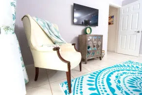 Lakeview Suite with Pool — Minutes to Downtown Naples & Beautiful Beaches - Image 2