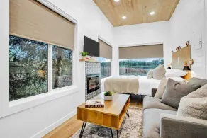 Luxury Vineyard Escape w Fireplace - Malbec - Image 4