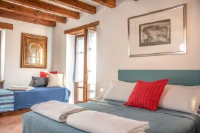 Finely furnished farmhouse with parking, wi-fii, garden and breathtaking view! - Image 3