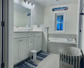 NEW Luxury waterfront house with 3 decks and bay views, sleeps 9.  - Image 3